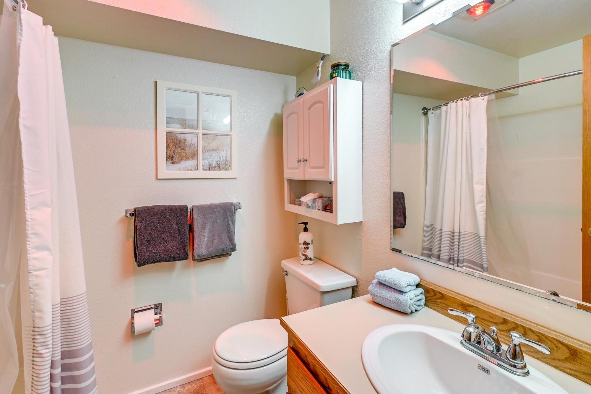 Ocean Shores Condo With Balcony Less Than 1 Mi To Beach! ภายนอก รูปภาพ