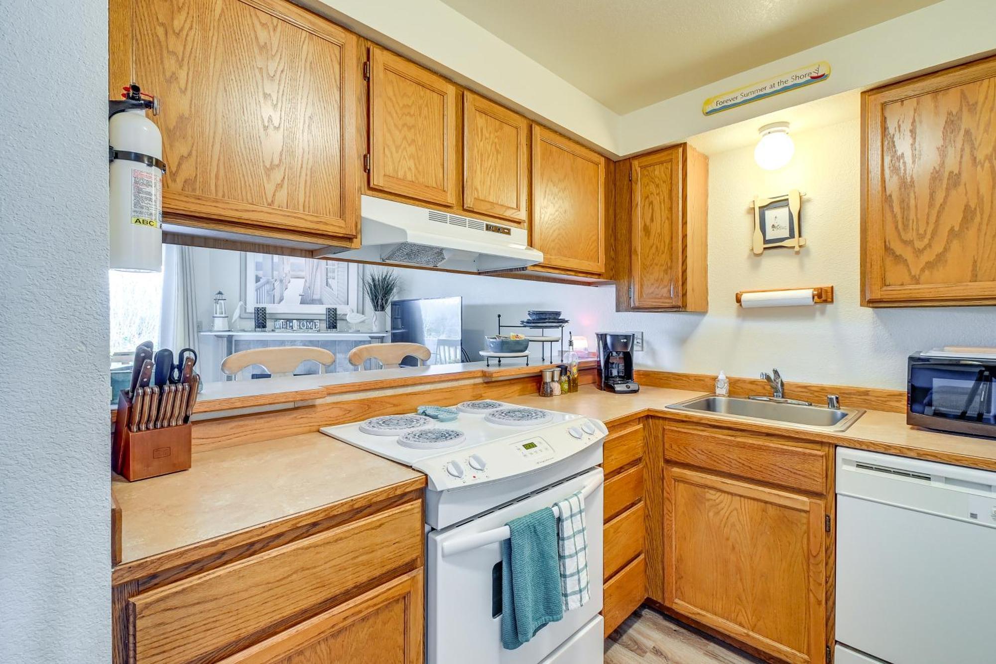 Ocean Shores Condo With Balcony Less Than 1 Mi To Beach! ภายนอก รูปภาพ